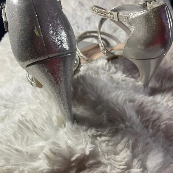 Kelly & Katie Women's Silver Rhinestone Sandals 9 1/2 NWOT - Picture 15 of 15